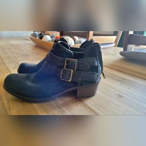 UGG ankle boots